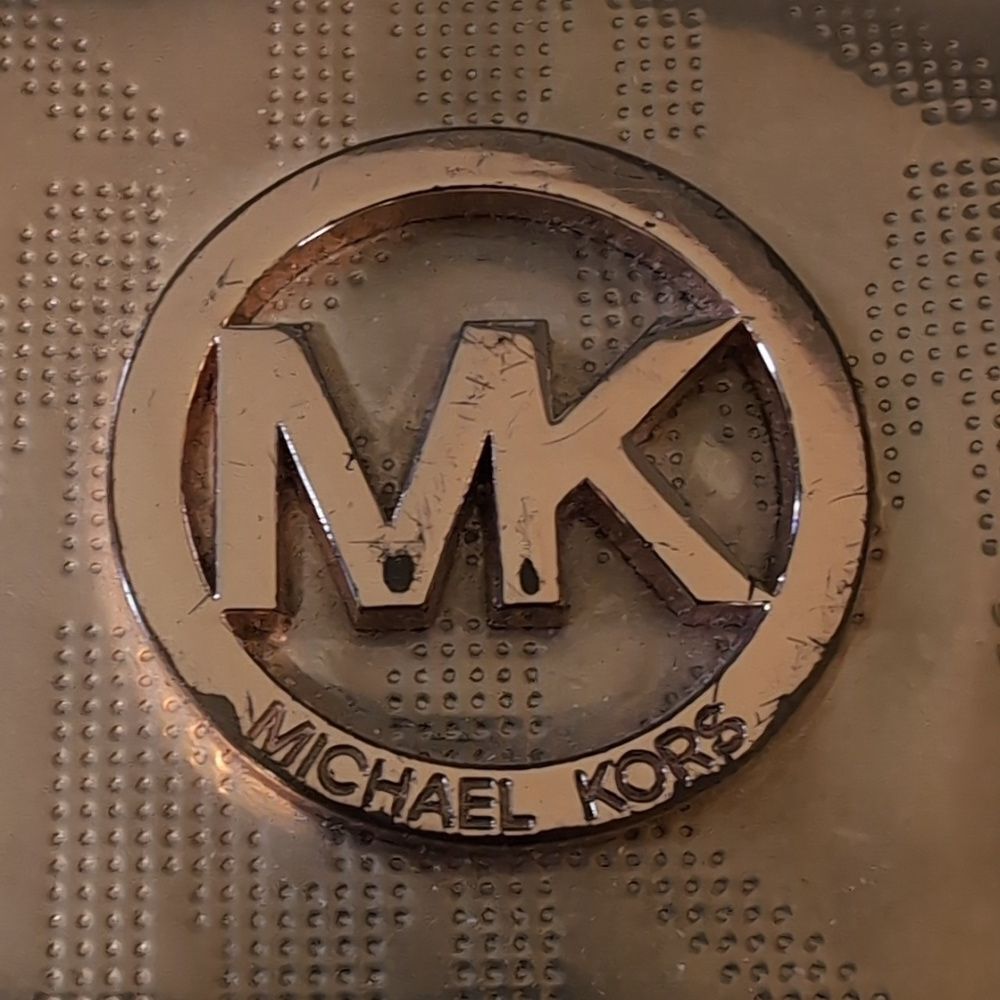 Michael Kors Rose Gold Wallet - Picture 2 of 8